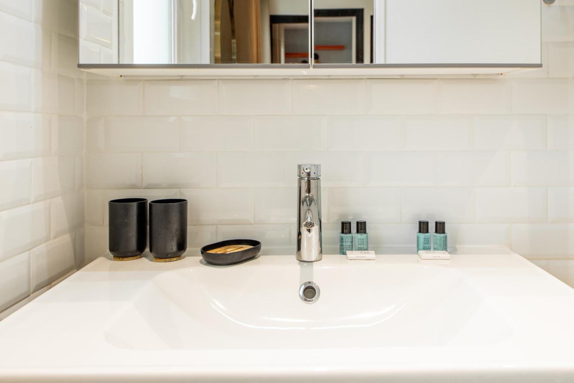 Cozy 1-bedroom With All Amenties In Montmartre Appartement *