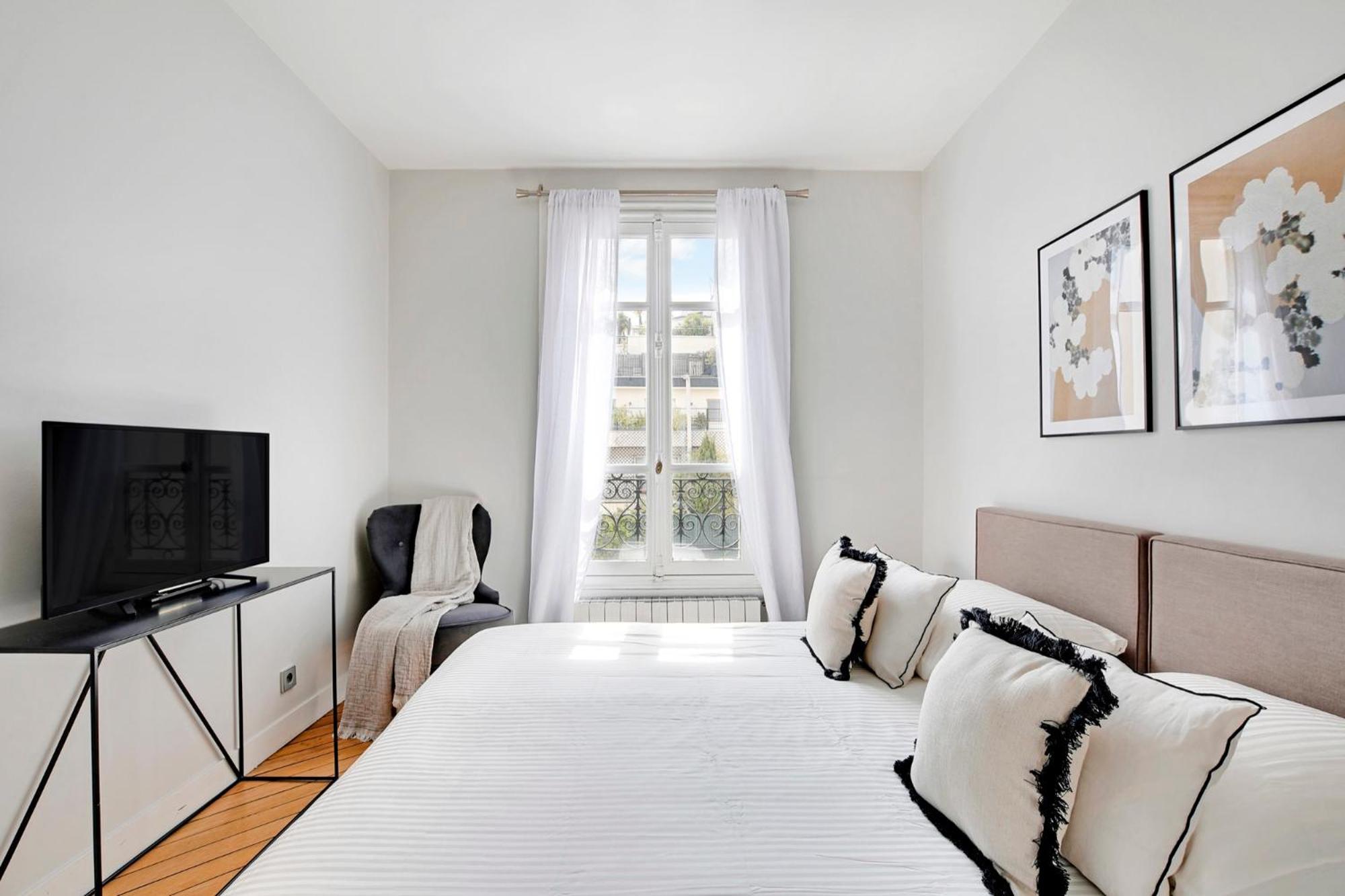 Apartment Eiffel Tower View - Time Right Paris