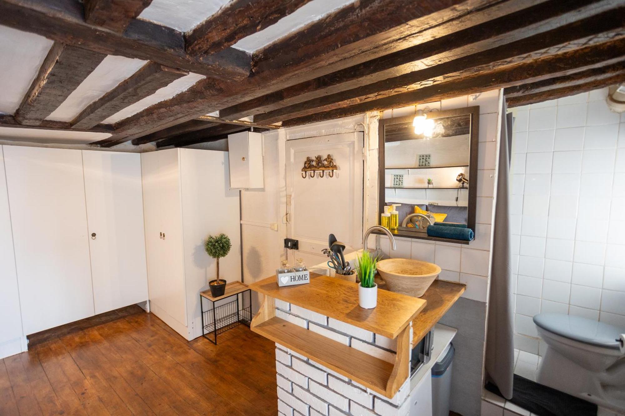 Apartment Studio Cosy Romantique En Plein Coeur De