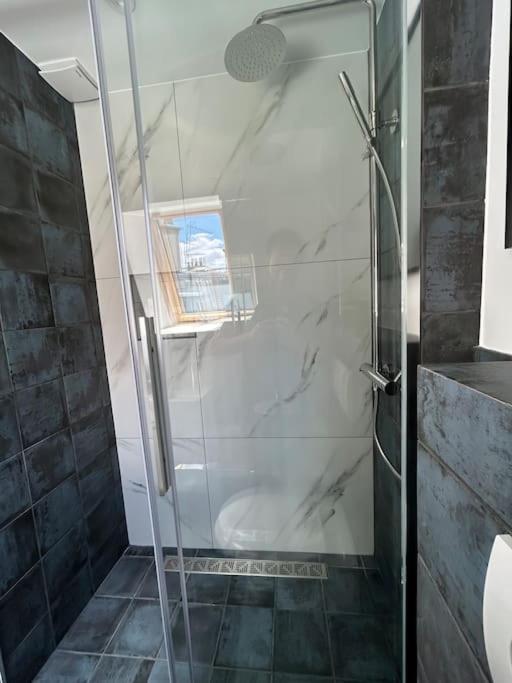 Fully Renovated For 2 Appartement Paris