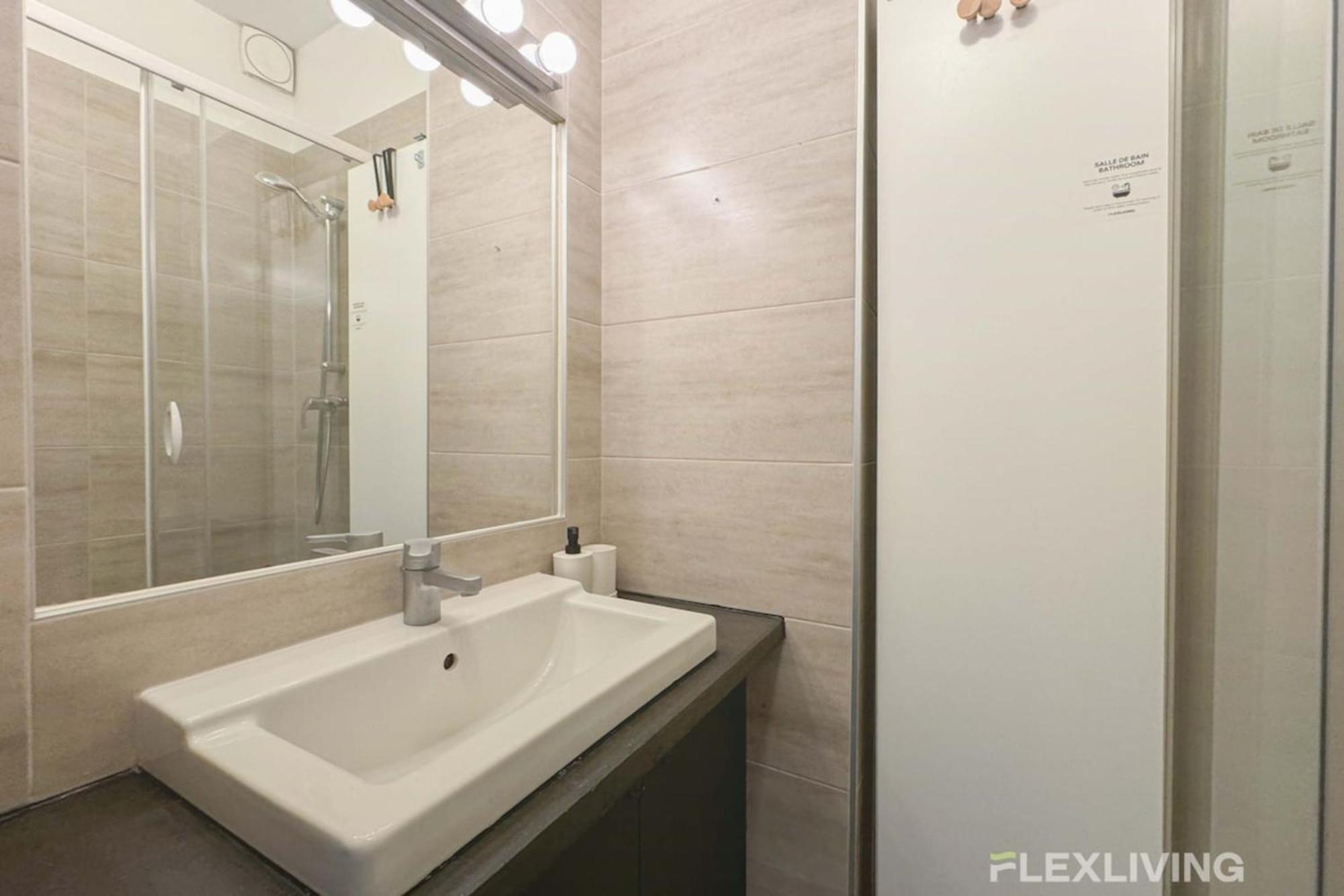 Flexliving - - Lamarck Holiday home Paris