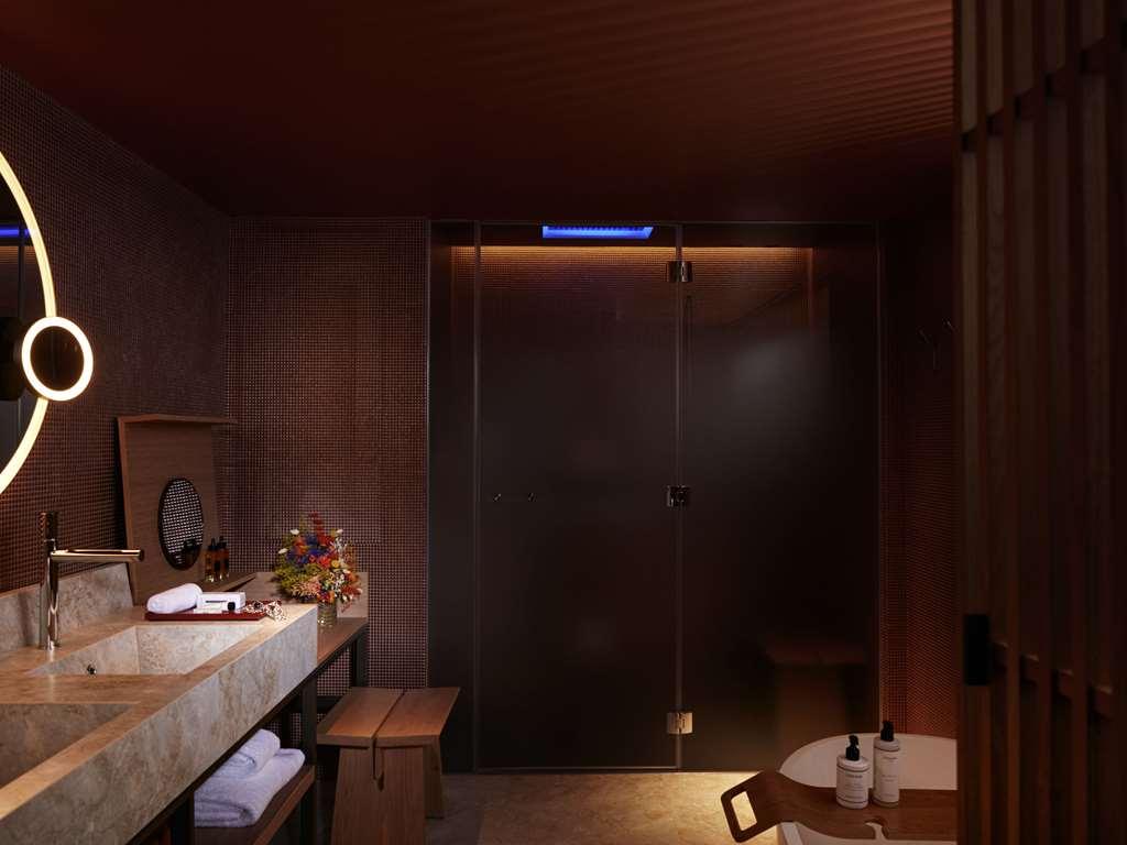 Hotel So/