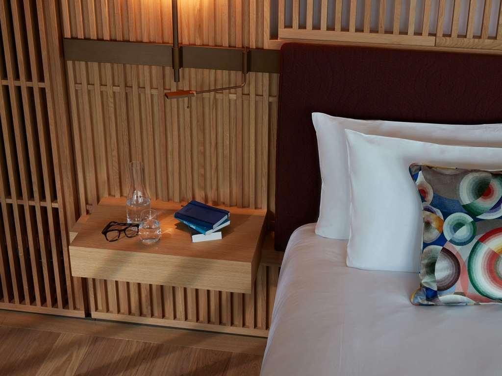 Hotel So/ *