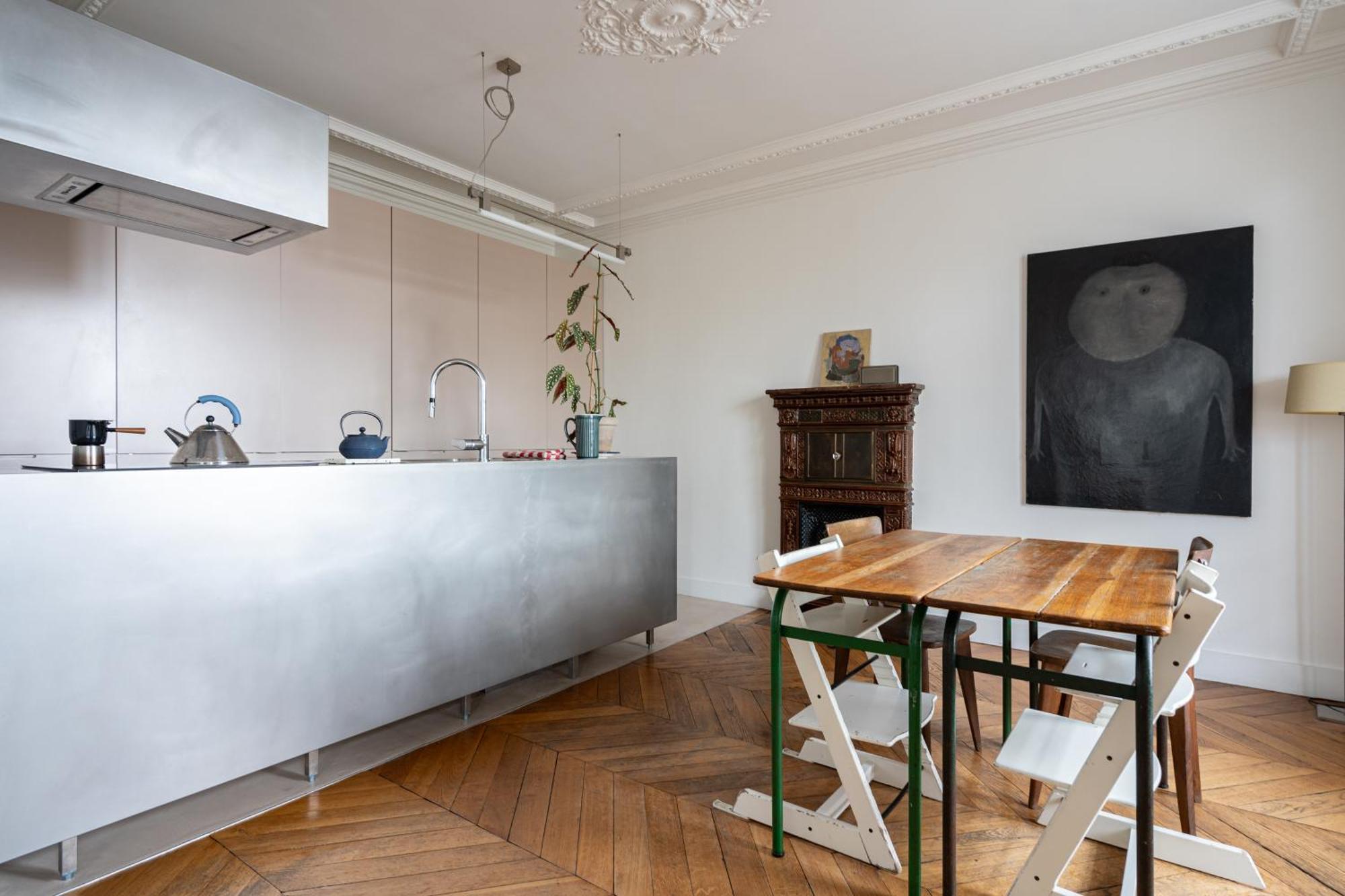 2 Bd Lovely Facing Canal St Martin Sleeps 6 Apartment