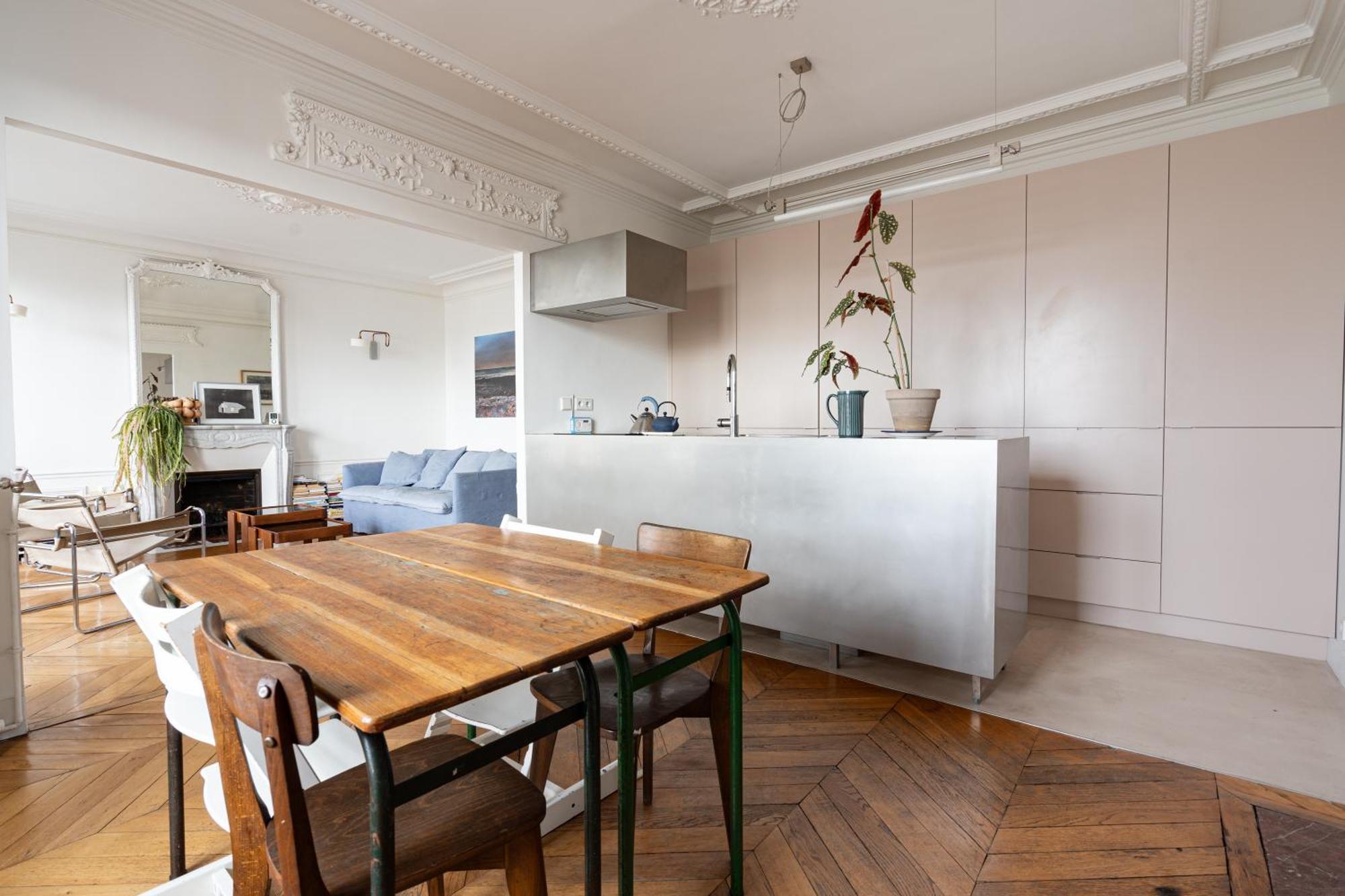Apartment 2 Bd Lovely Facing Canal St Martin Sleeps 6 Paris