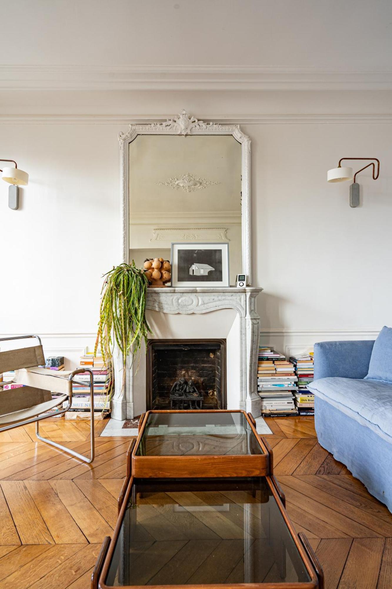 2 Bd Lovely Facing Canal St Martin Sleeps 6 Apartment Paris