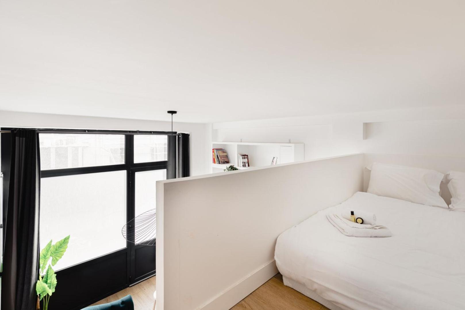 Disponible - - Equipped Souplex - From 1 To 6 Guests * Paris