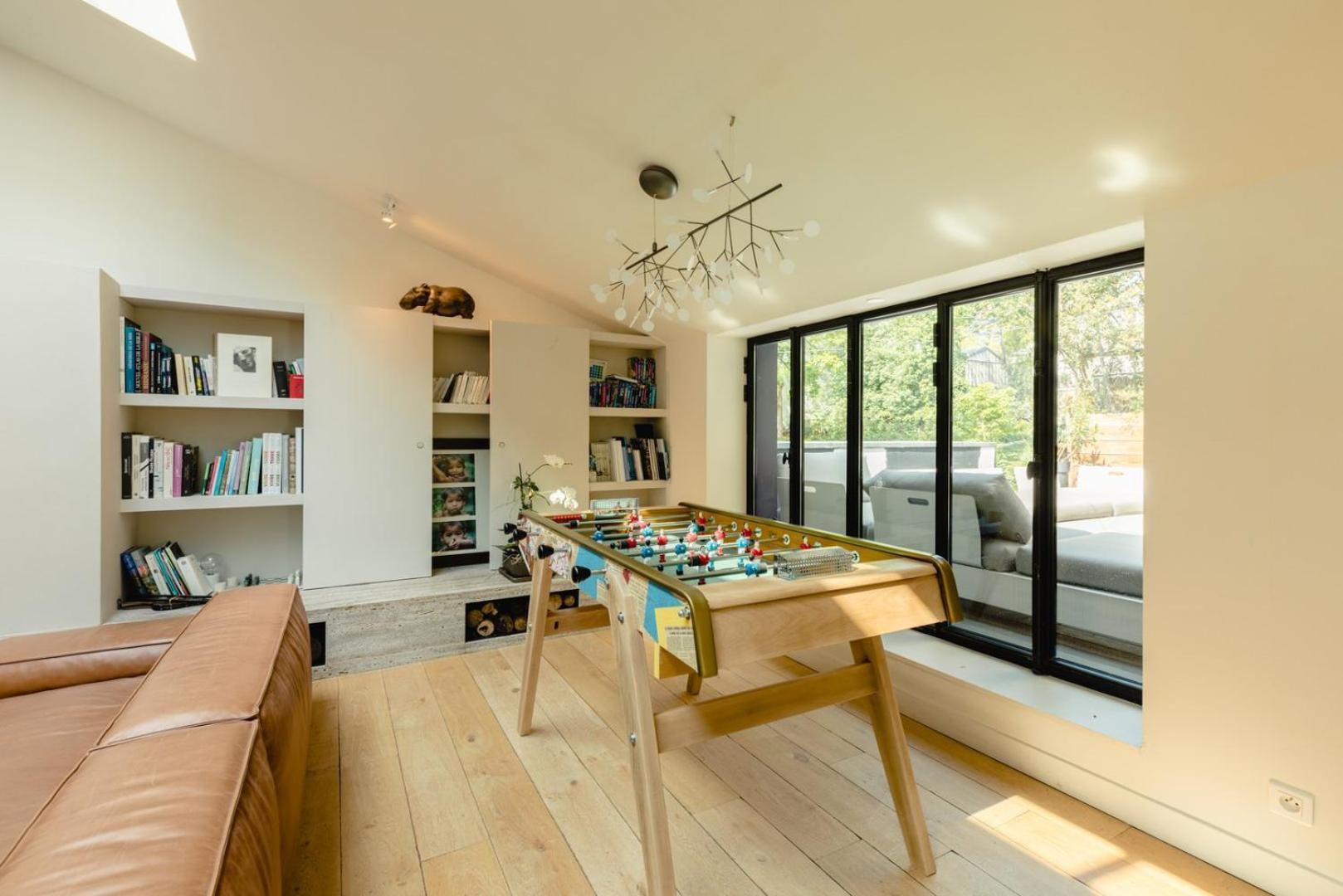 Maison Ensoleillee Avec Jardin Dans Le 16 Arron. Villa *