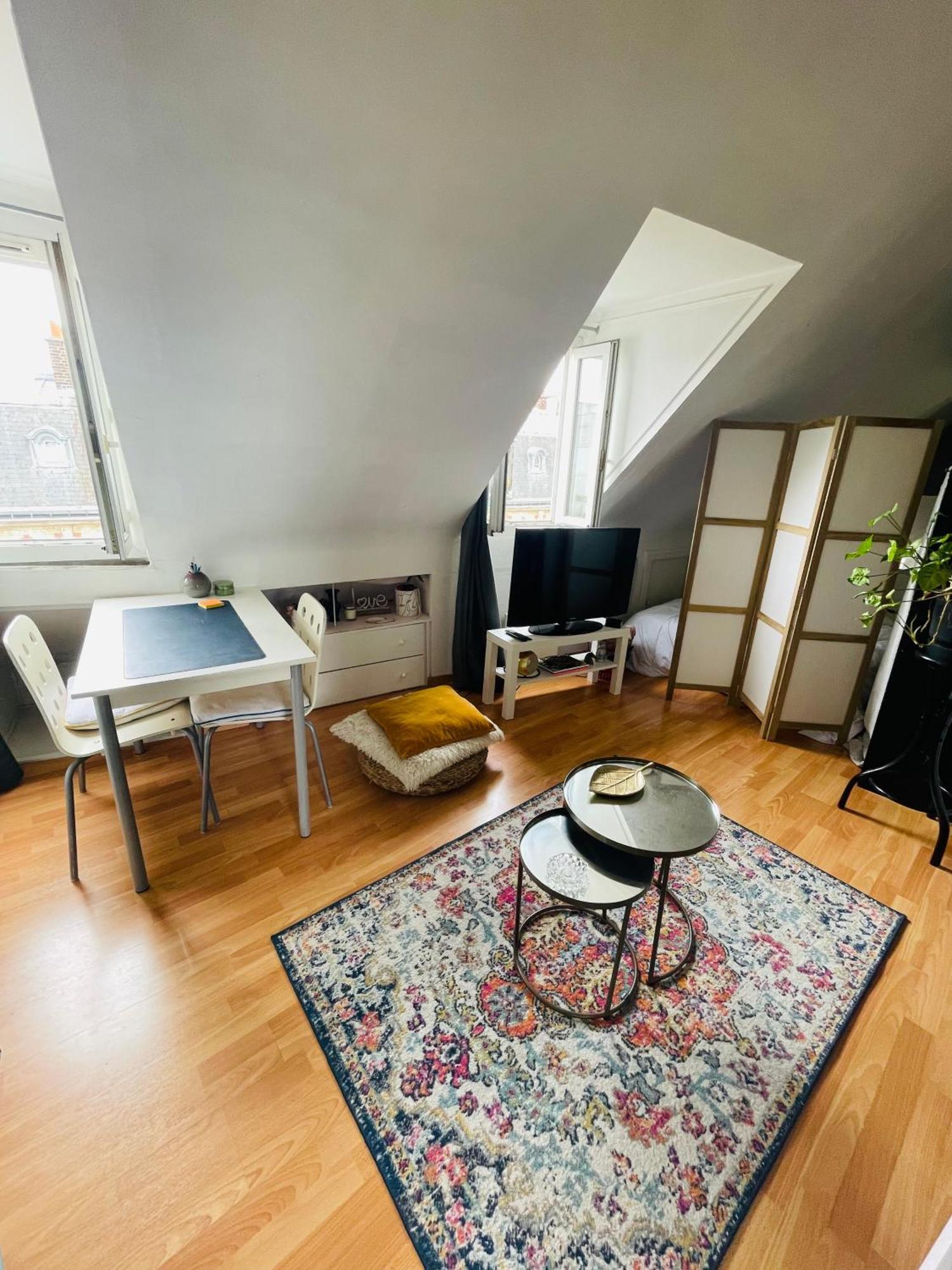 Studio Parisien