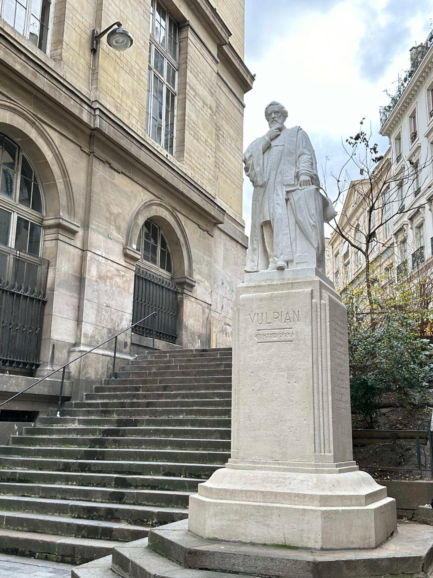 Saint-germain-des-pres Sumptuous Appartement