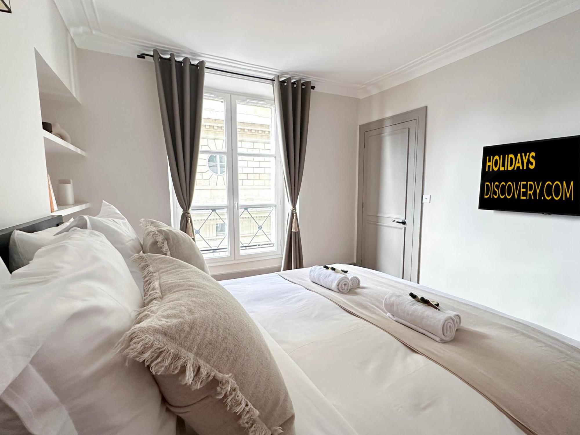 Saint-germain-des-pres Sumptuous Appartement