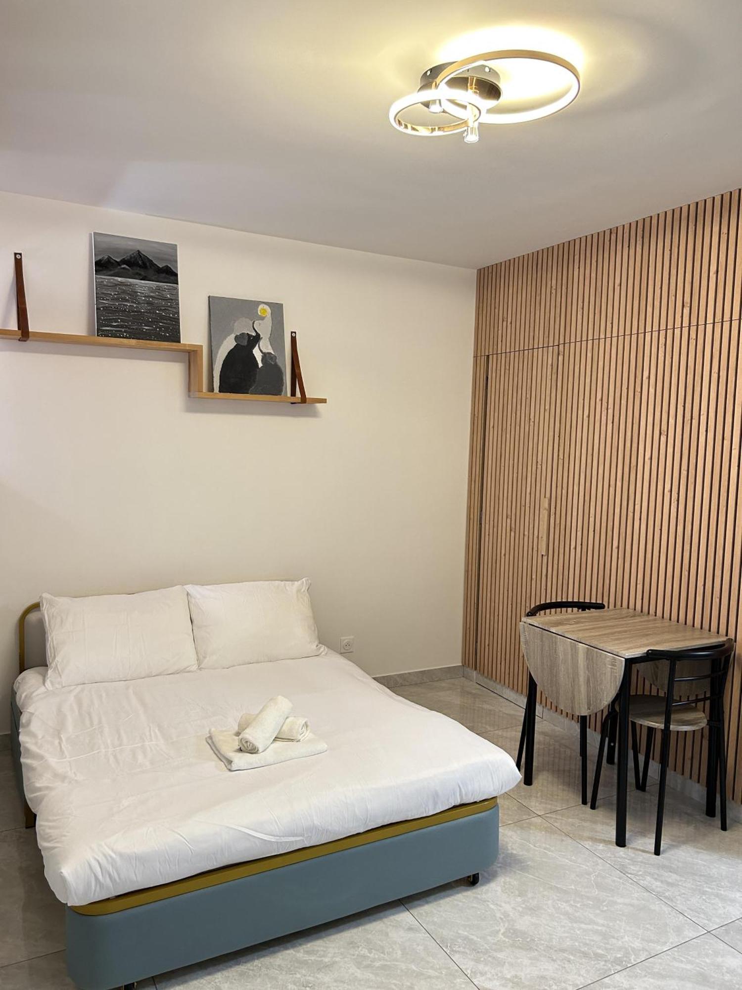 Couette-café Elegant And Comfortable Studio Jouvenet *