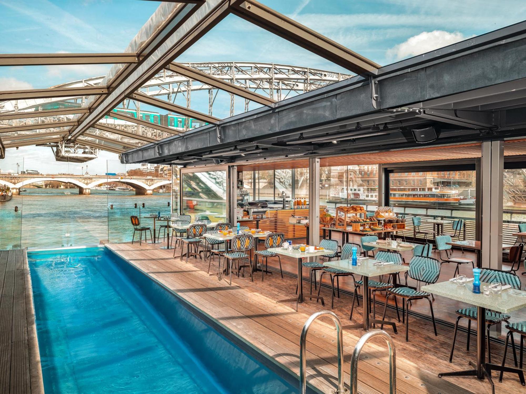 Off Seine Hotel Paris