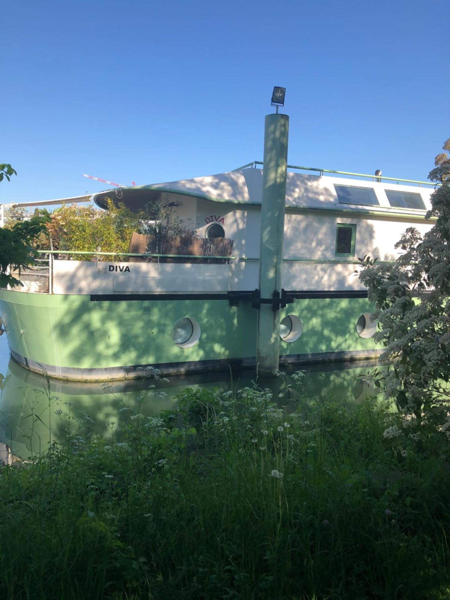 Sur L'eau Avec Parking