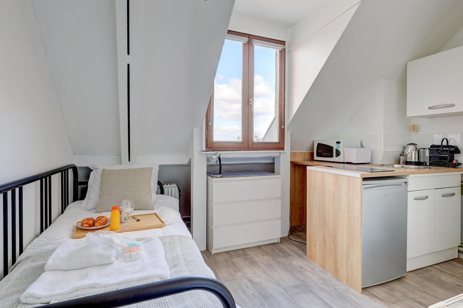 593 Aurelie - Superbe A