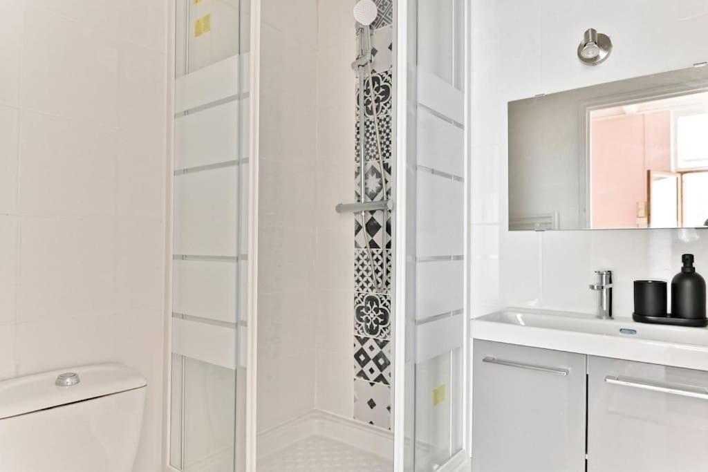 Magnifique Colore #garemontparnasse Apartment Paris