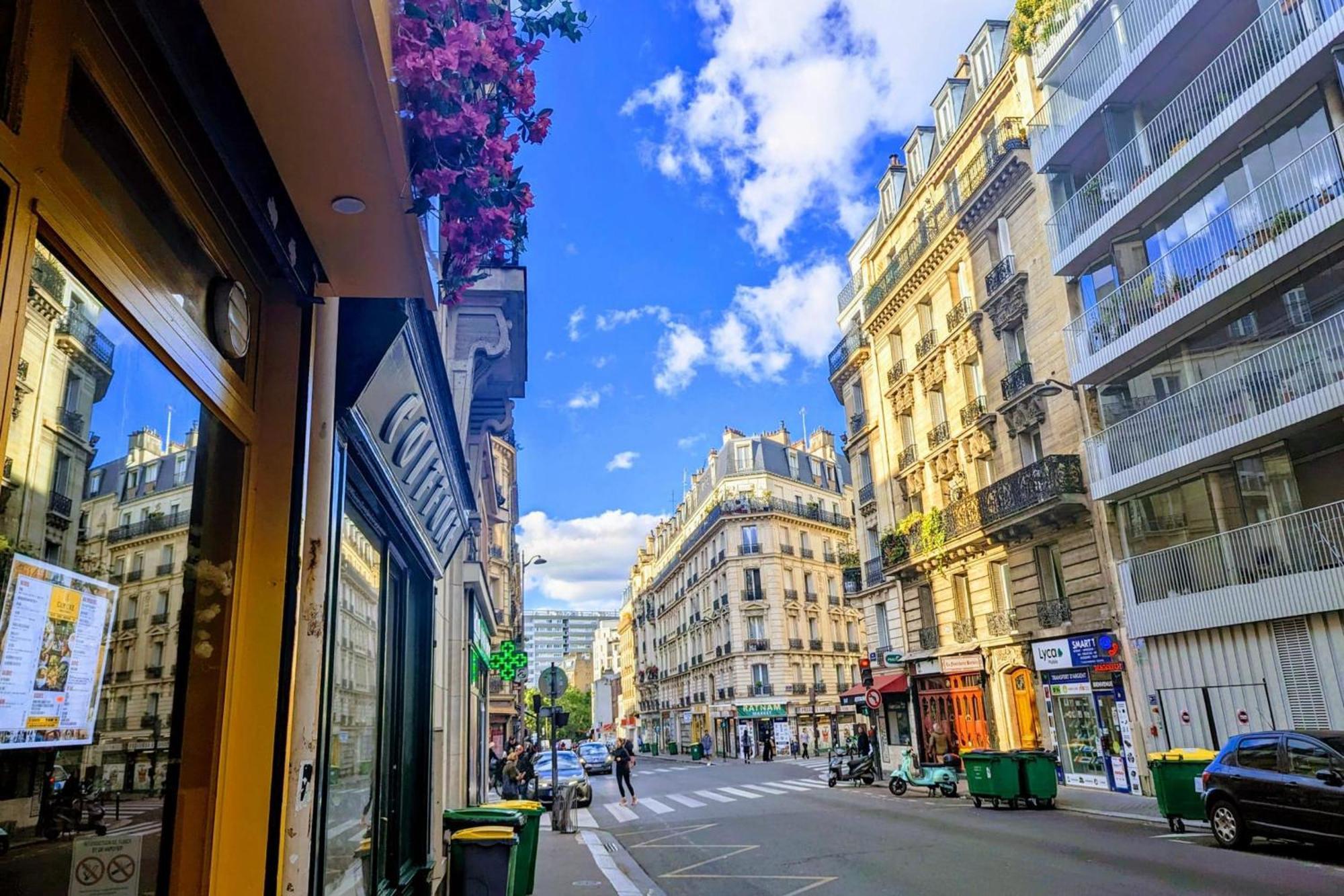 Bright And Peaceful Nest Near Montmartre Paris