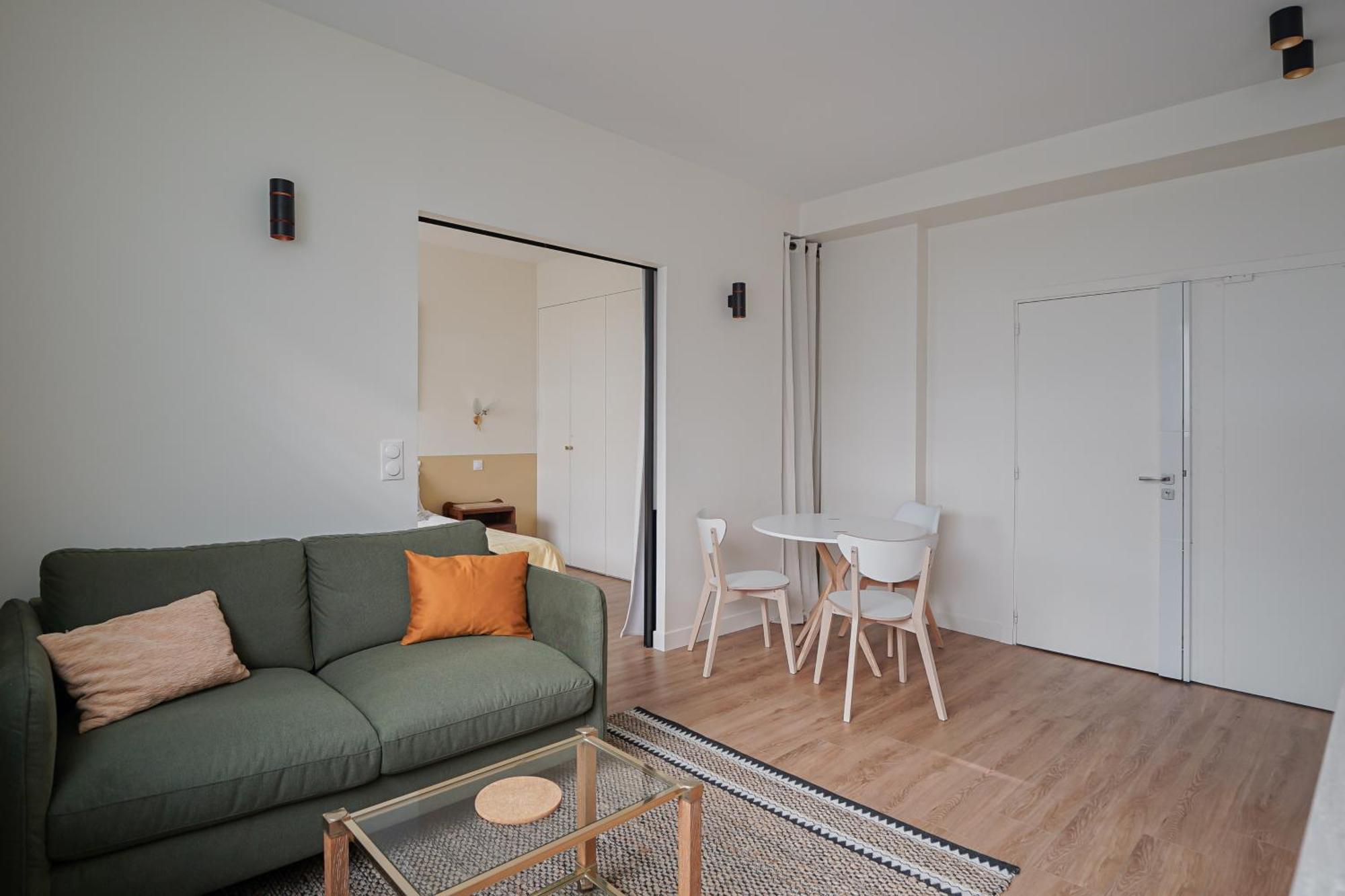 Moderne Et Chic Proche Tour Eiffel Appartement