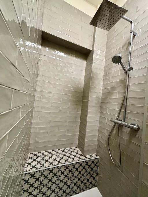 Near Eiffel Tower Olympic Games Tickets Apartment *