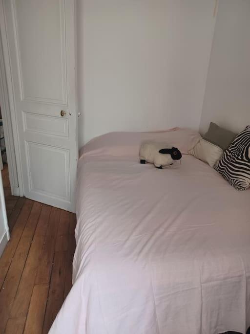 12e Apartment *