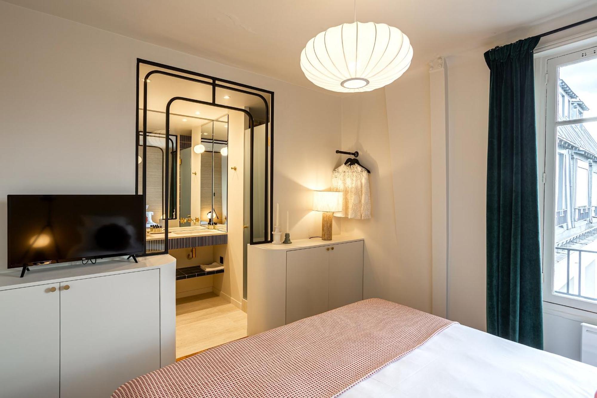 Habitat Parisien - Madeleine Galeries Lafayette Apartment *