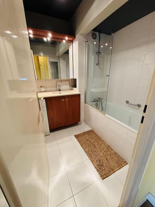 Appartement Cosy Pere Lachaise-parking Prive *