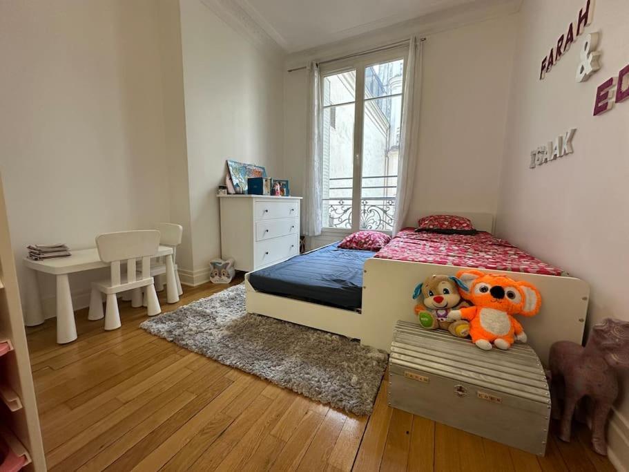 Apartment Place De L'etoile 200 Meters Away! Paris