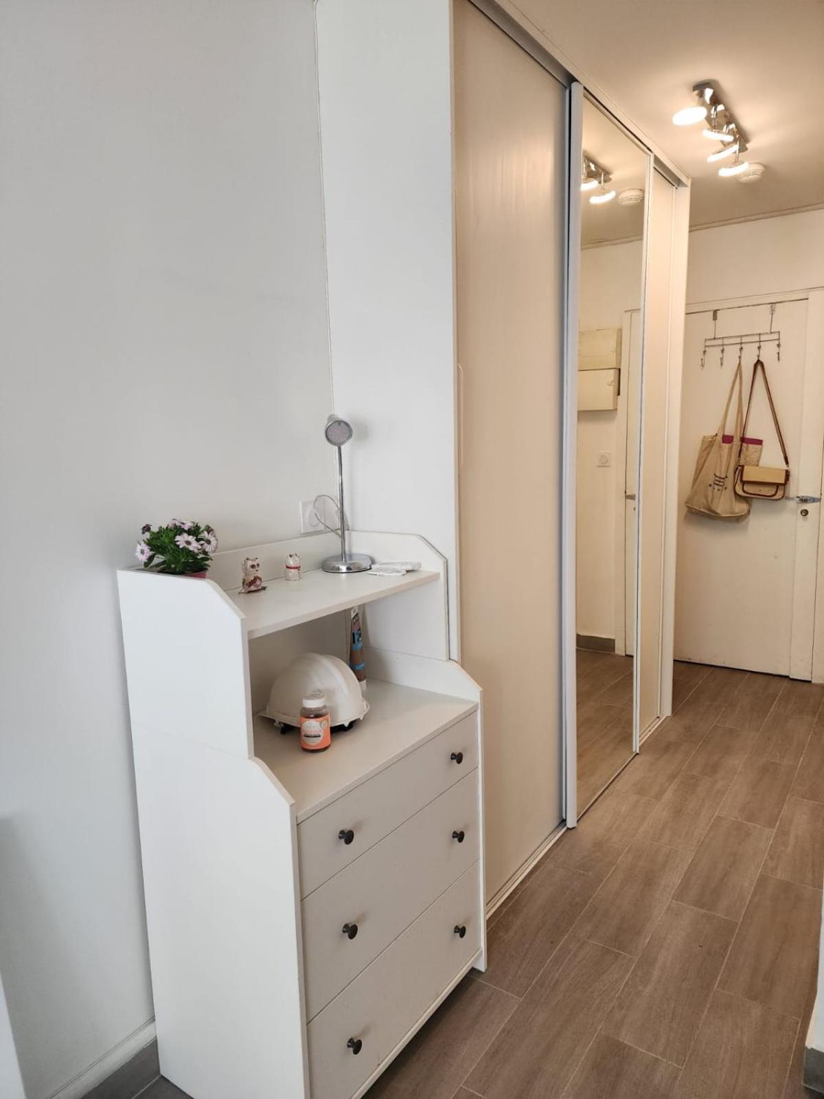 Cosy In Apartment Paris