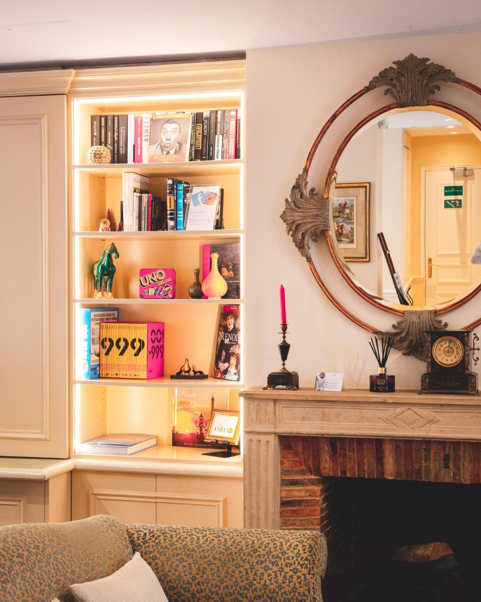 Le Relais Montmartre Hotel 4*