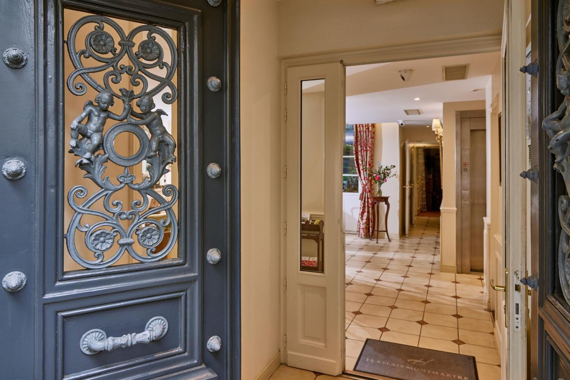 Le Relais Montmartre Hotel 4*