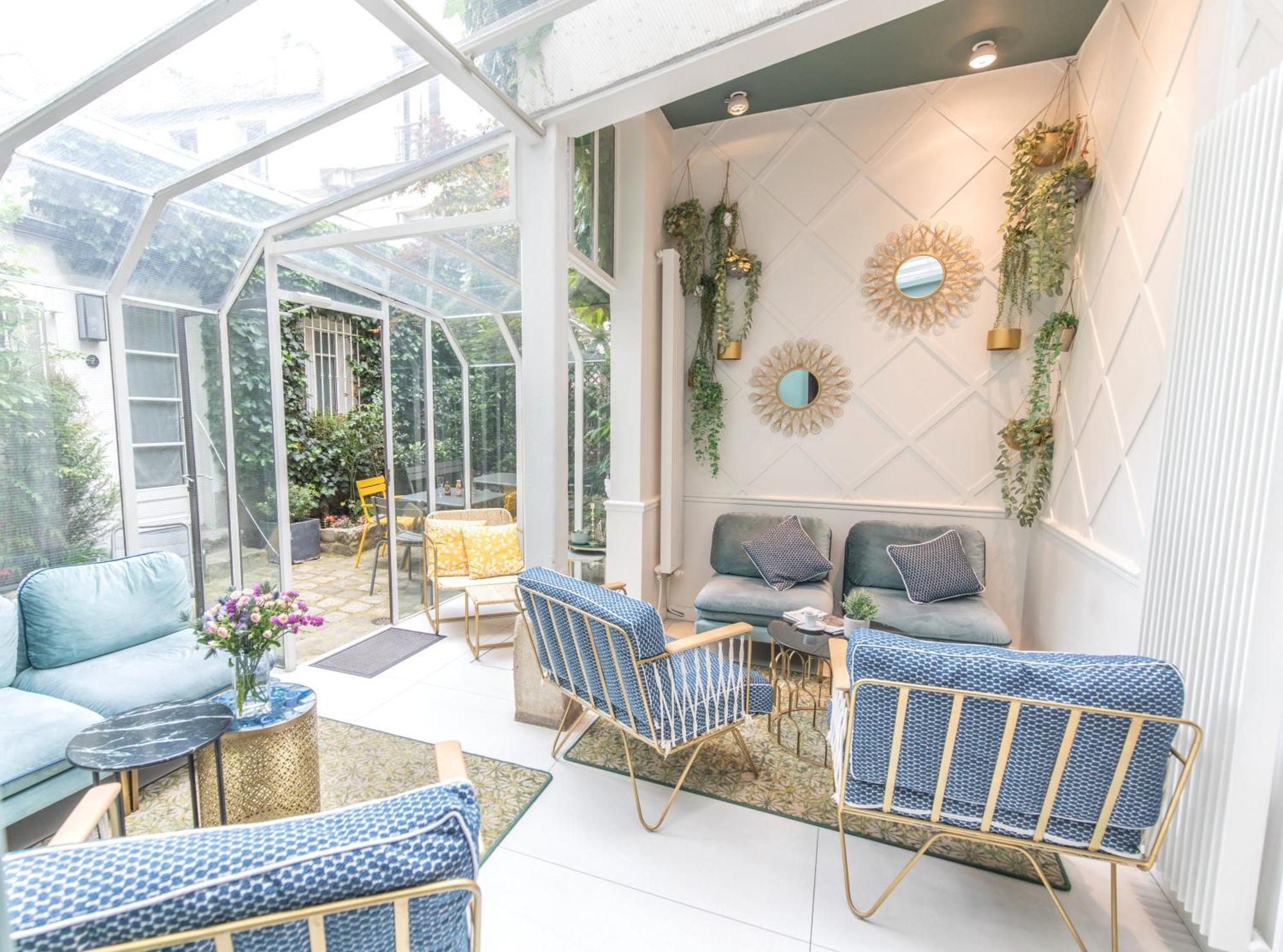 Passy Eiffel Hotel 3*