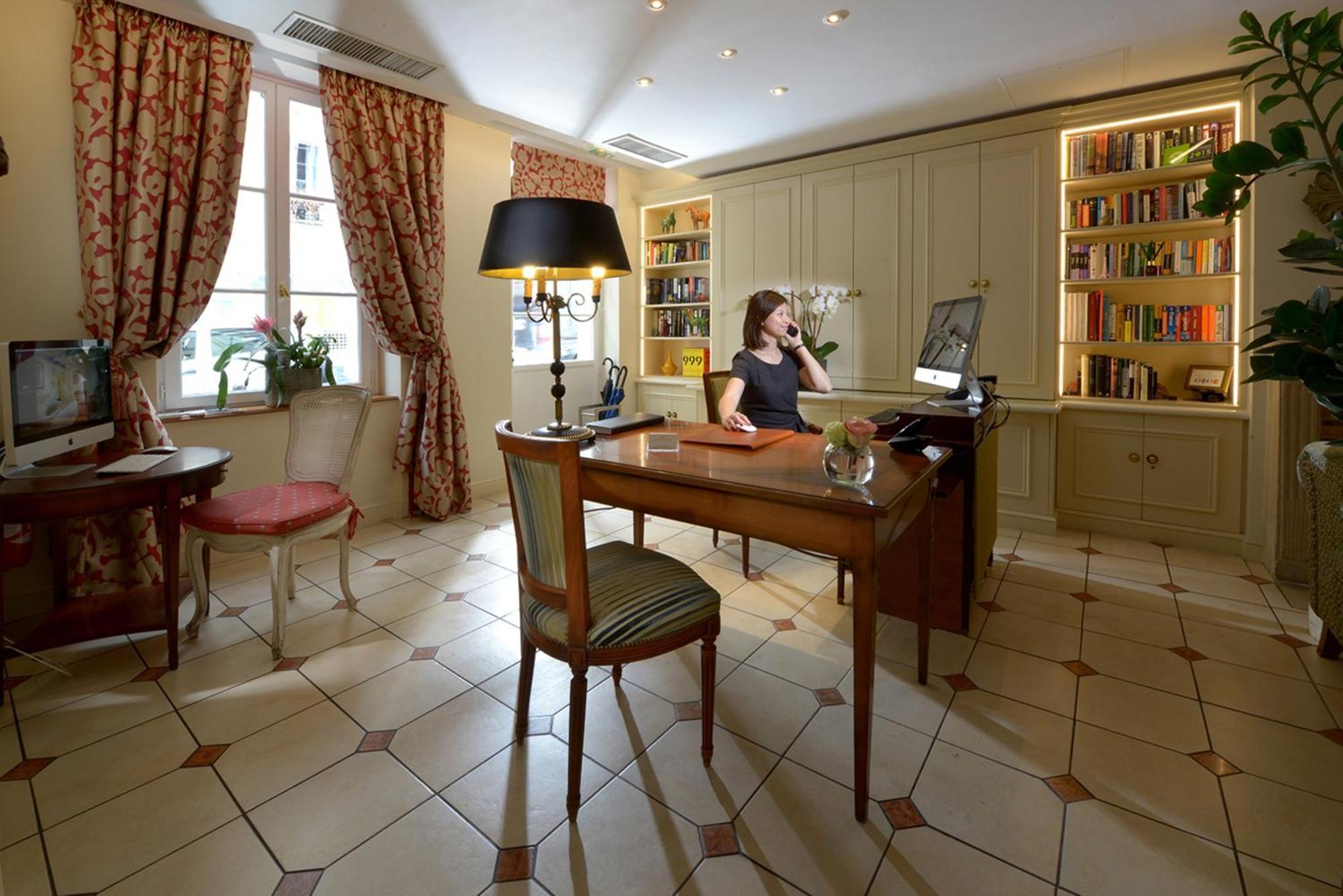 Hotel Le Relais Montmartre Paris