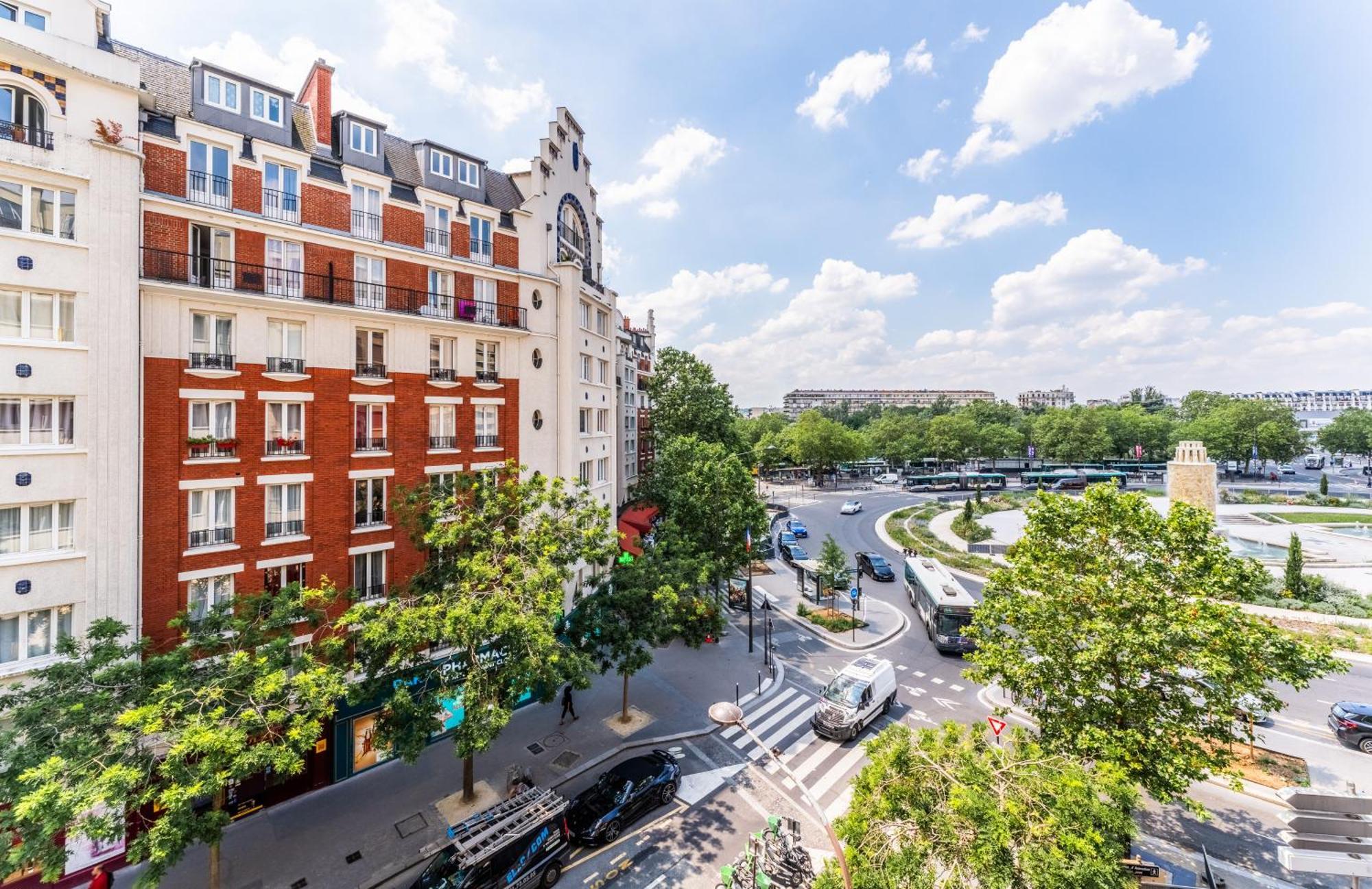 16 - Entier - Chez Penny Paris