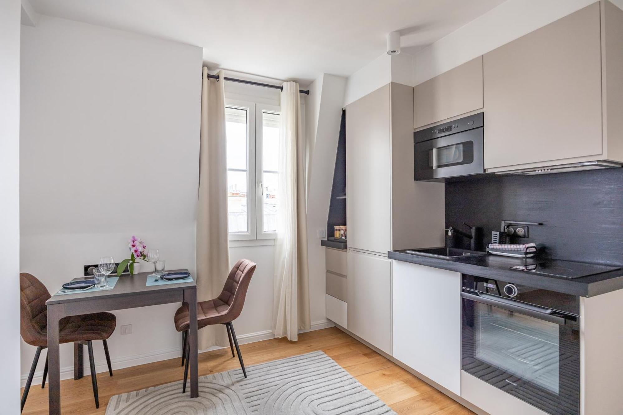 Luxurious Flat In The Center Apartment *