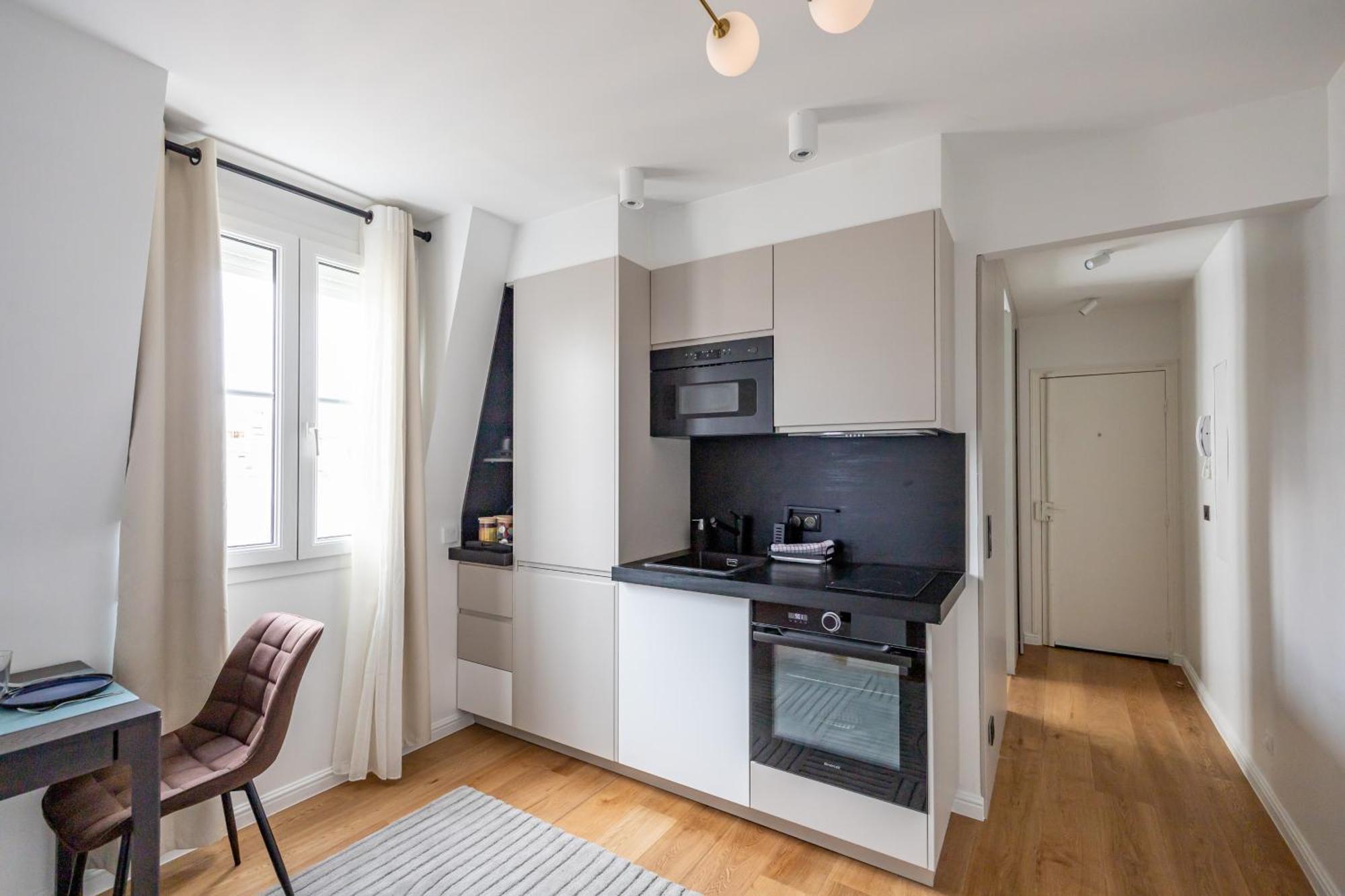 Apartment Luxurious Flat In The Center *