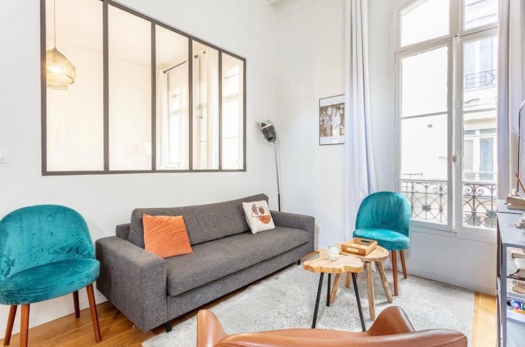 Modern, Spacious Facing The Arc De Triomphe Apartment *