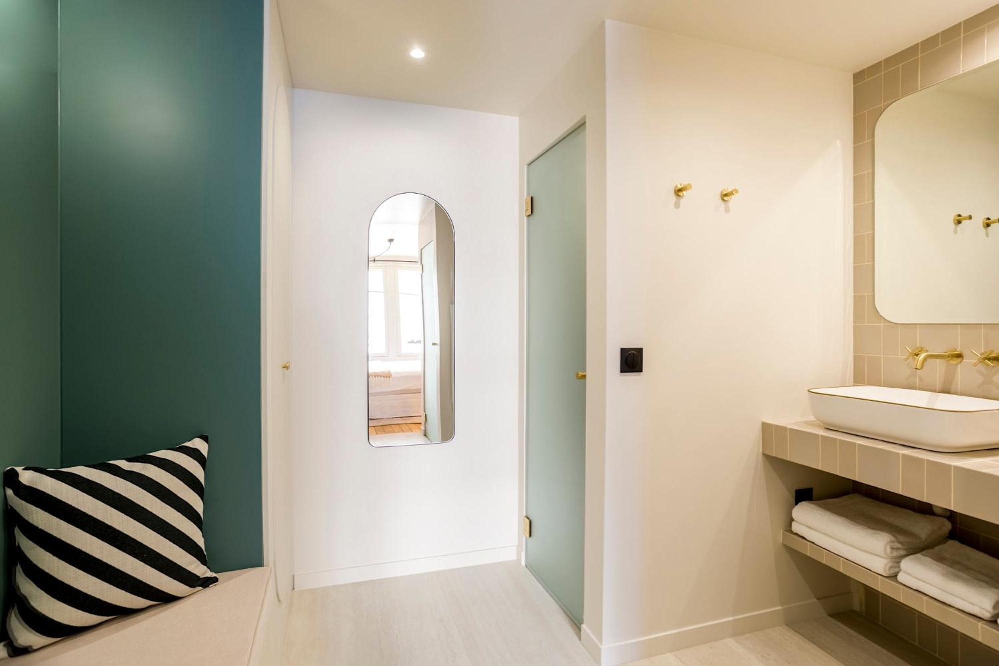 Habitat Parisien - Madeleine Galeries Lafayette Apartment Paris
