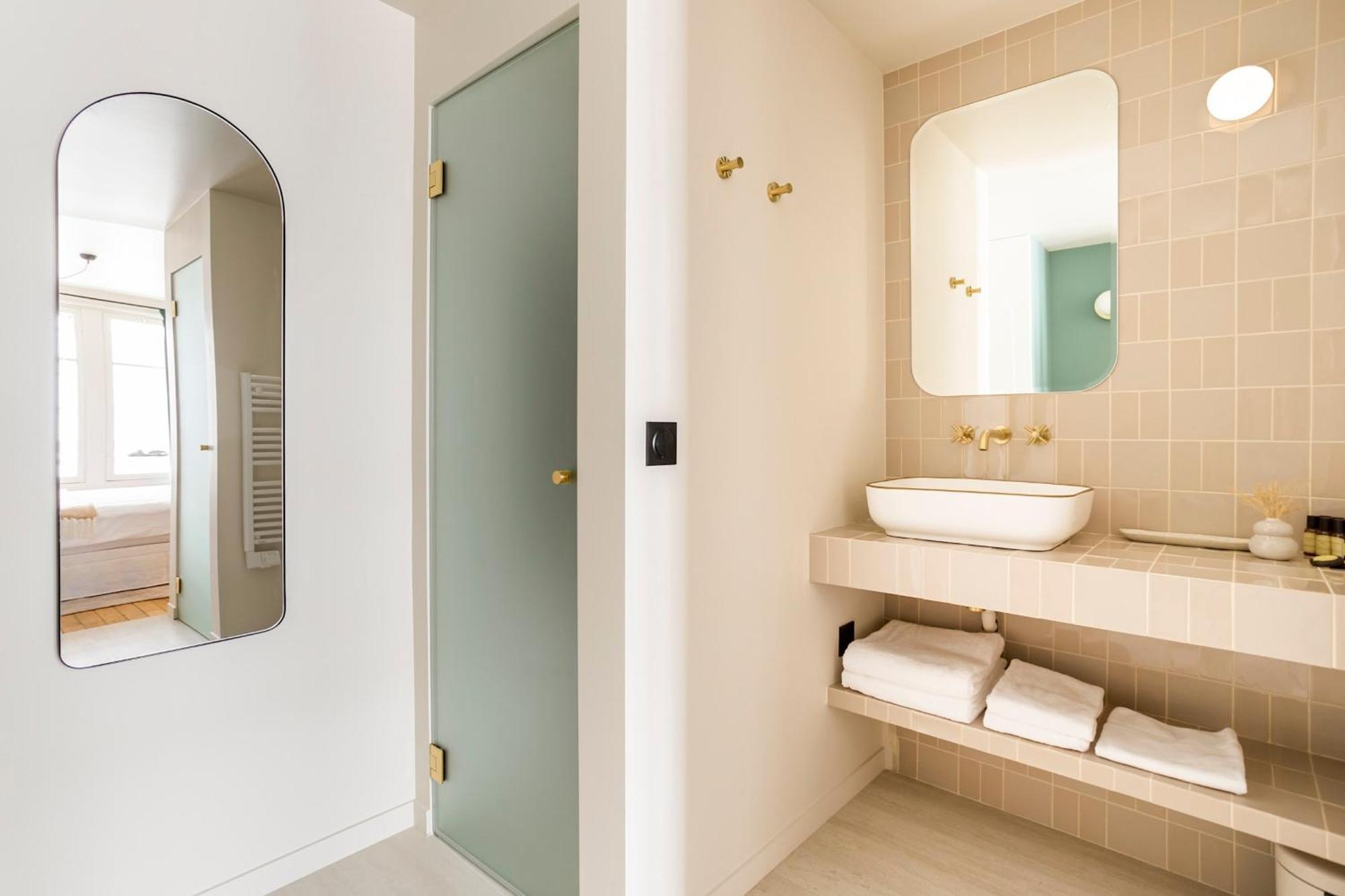 Habitat Parisien - Madeleine Galeries Lafayette Apartment