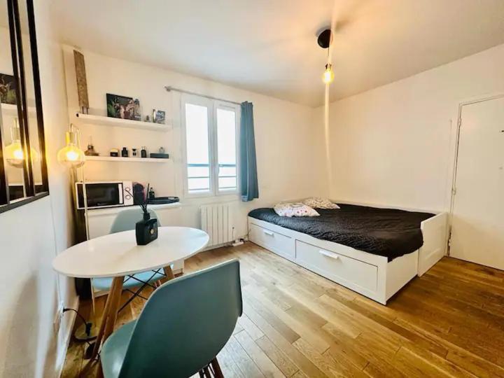 Apartment Au Centre De Saint-michel Et St Germain Despres