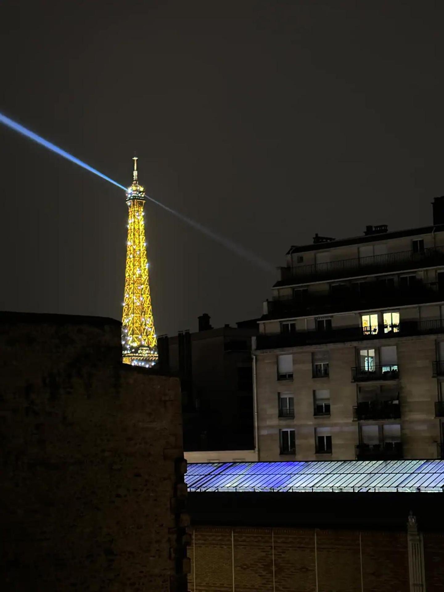 Homestay Say Hello To The Eiffel Tower