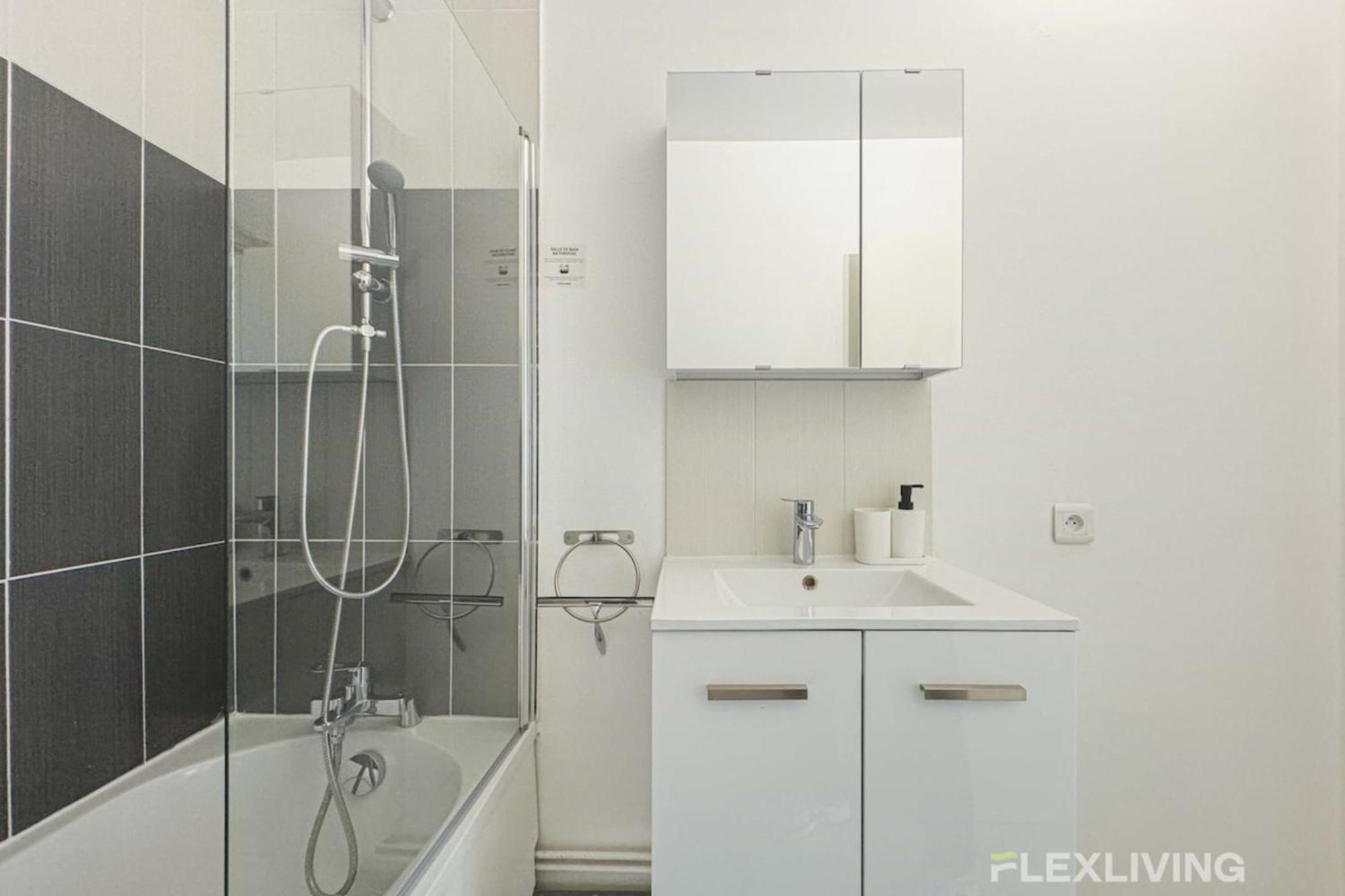 Flexliving - - Mouchez * Paris