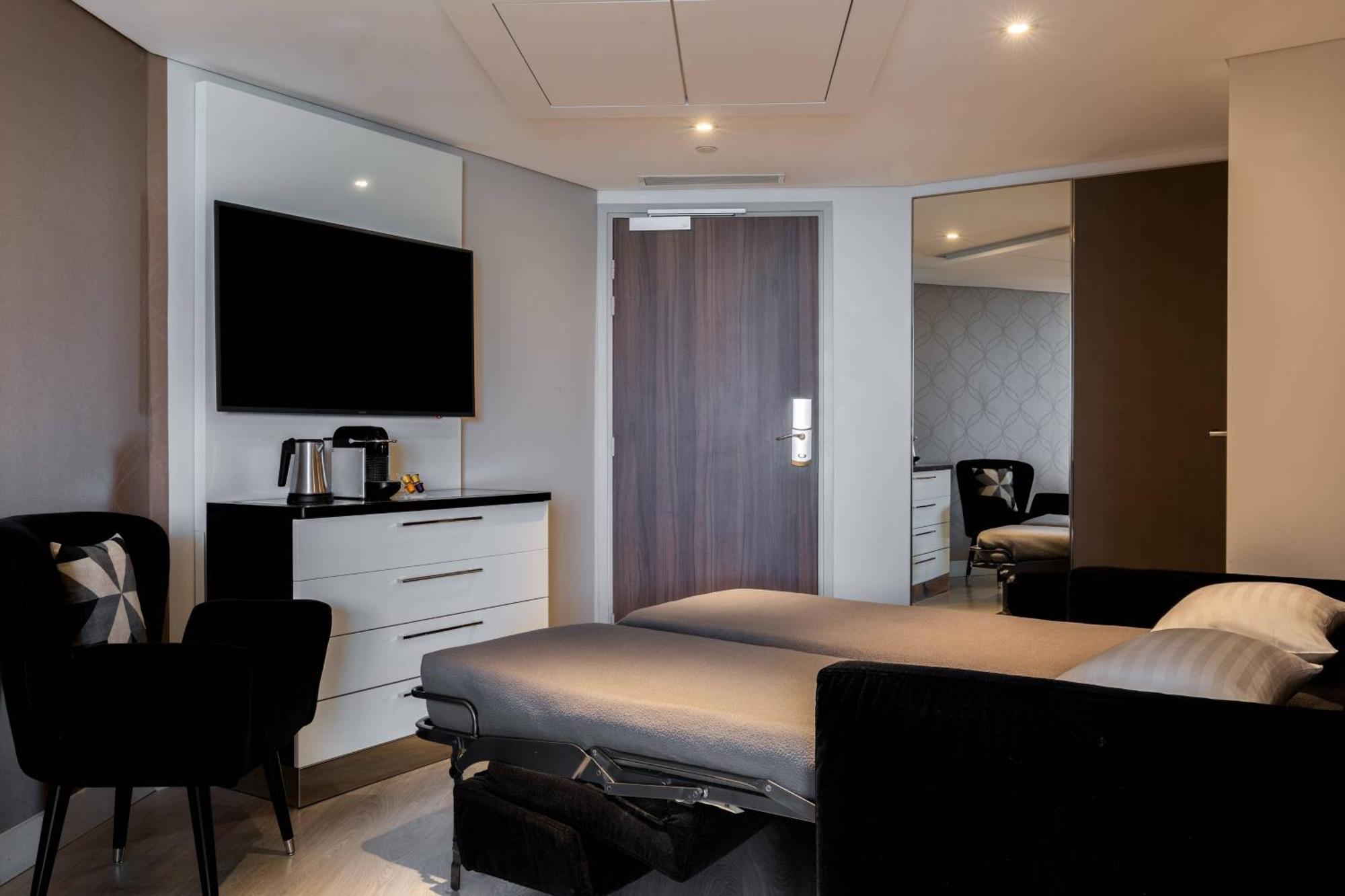 Ac Porte Maillot Hotel