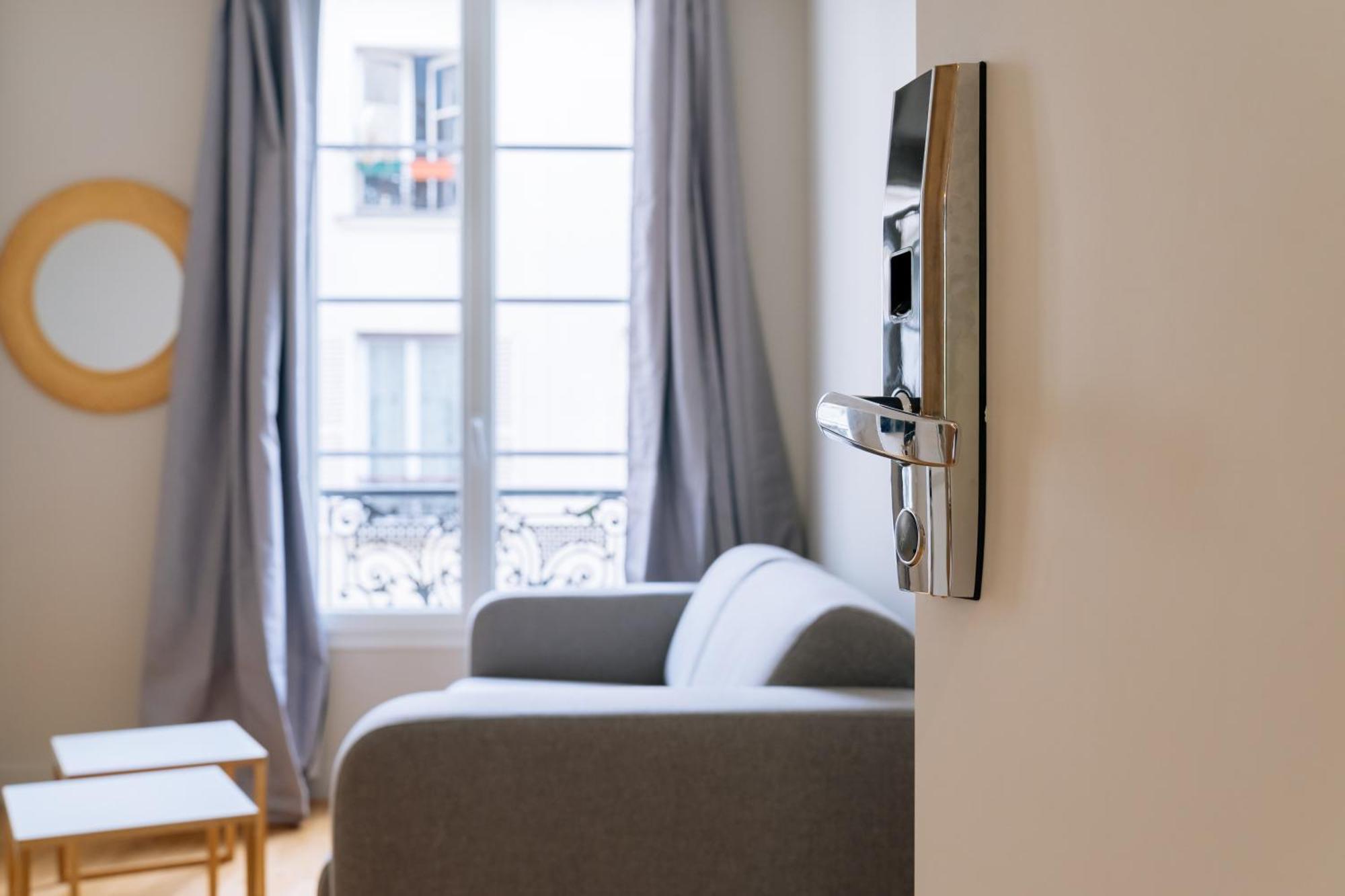 Welcoming 1 Bedroom In Apartment *