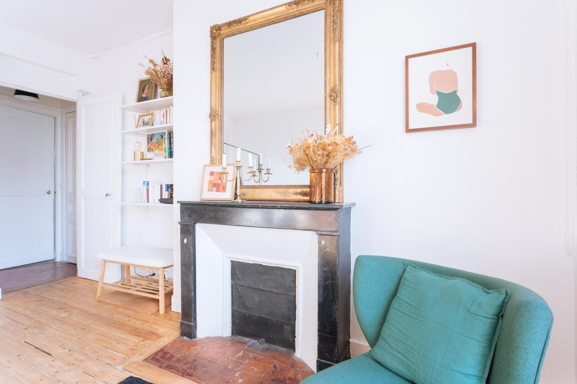Ideally Located 2bd For 3 With Balcony&view * Paris