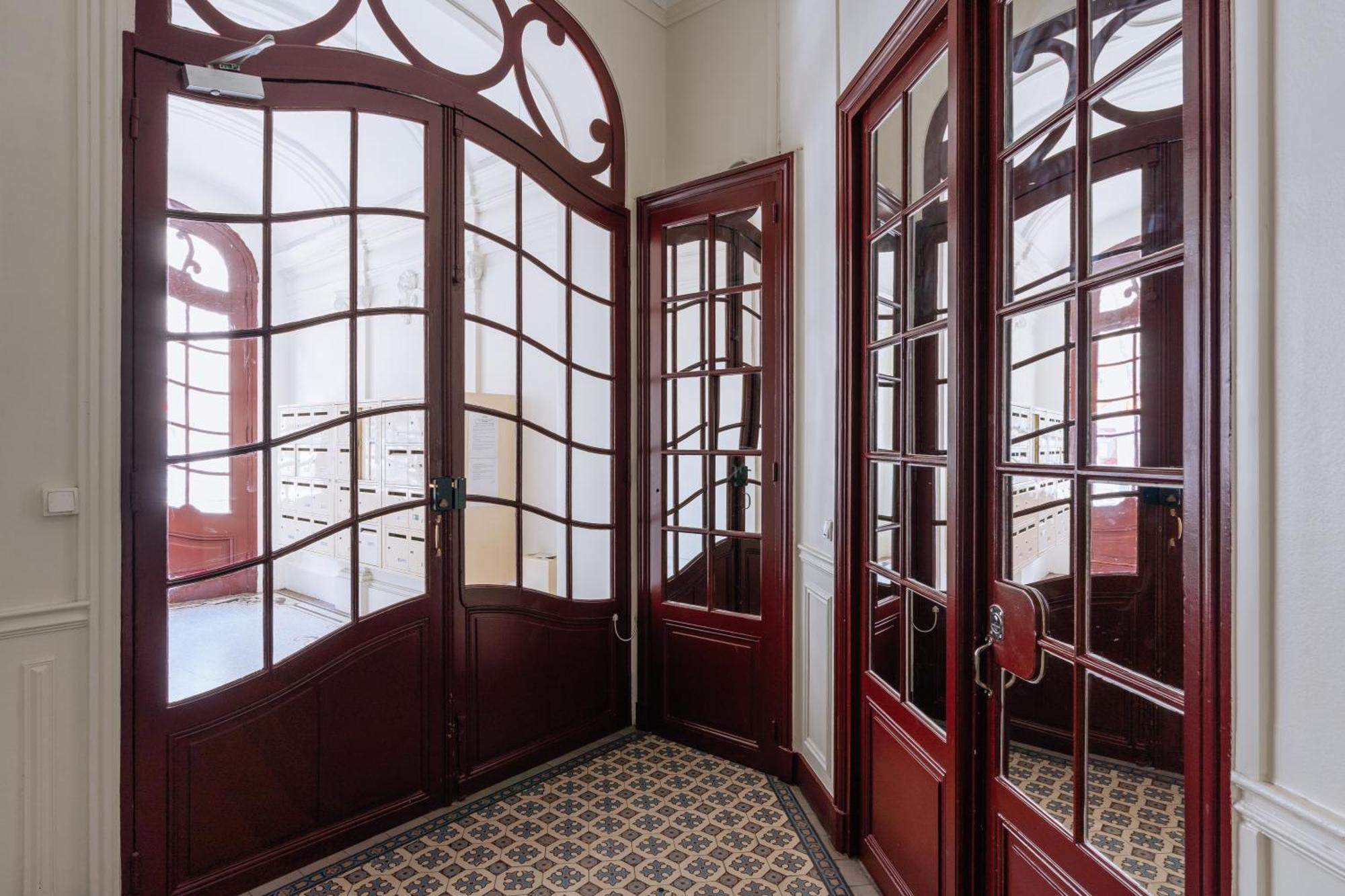Amazing View 2bd Montmartre!