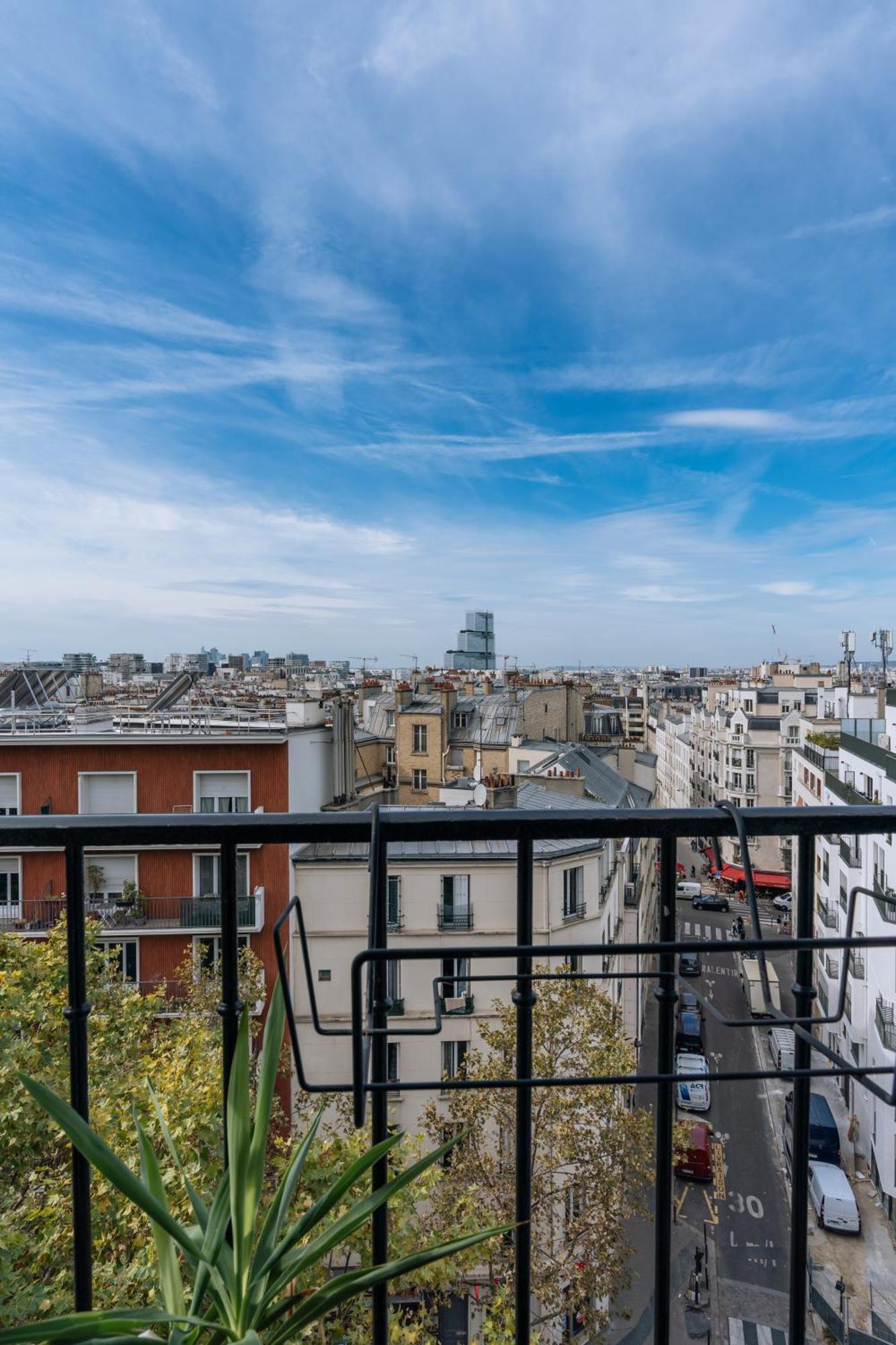 Amazing View 2bd Montmartre! Apartment