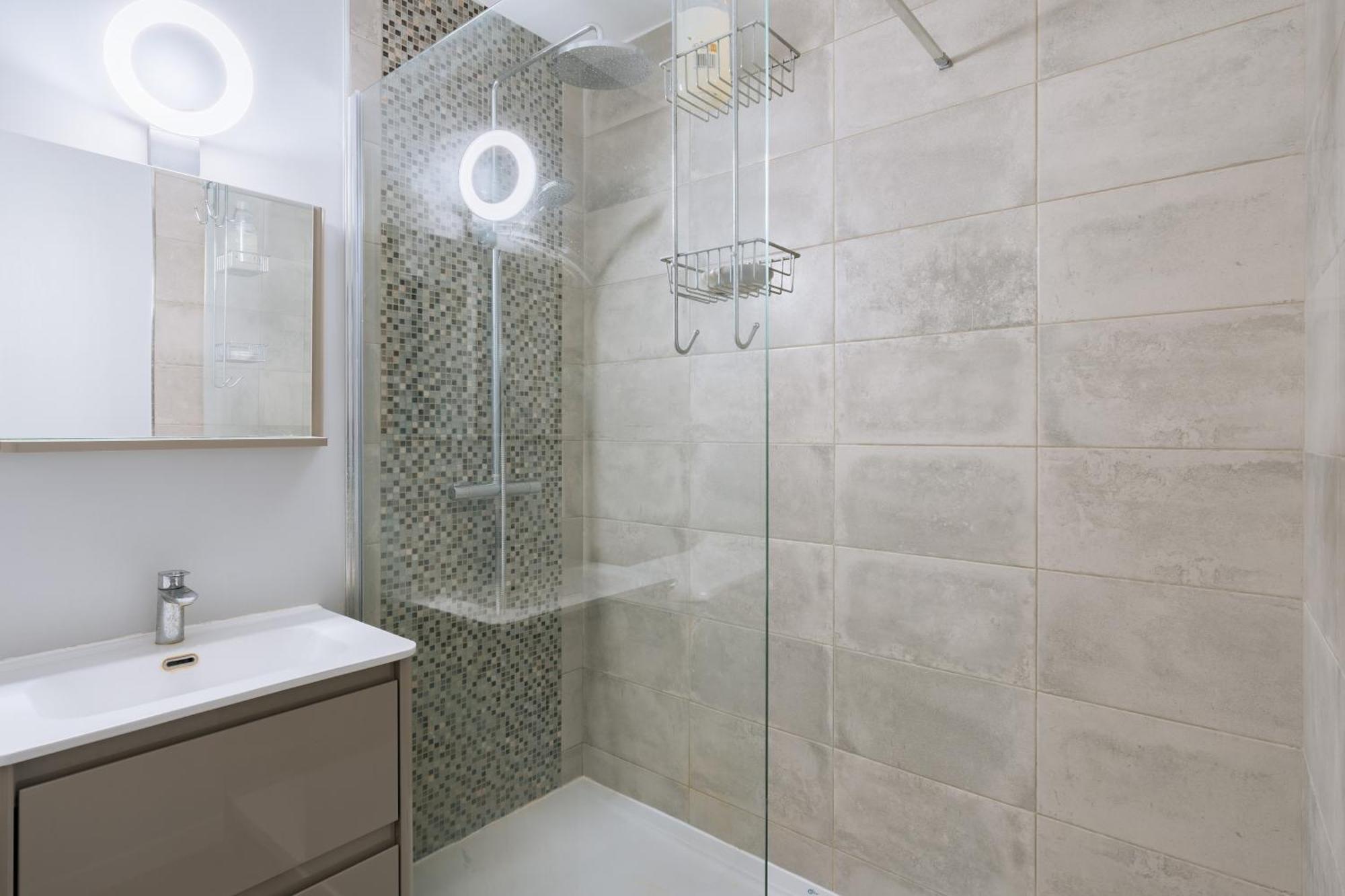 Exuberant 1bd Near Canal Saint-martin! * Paris