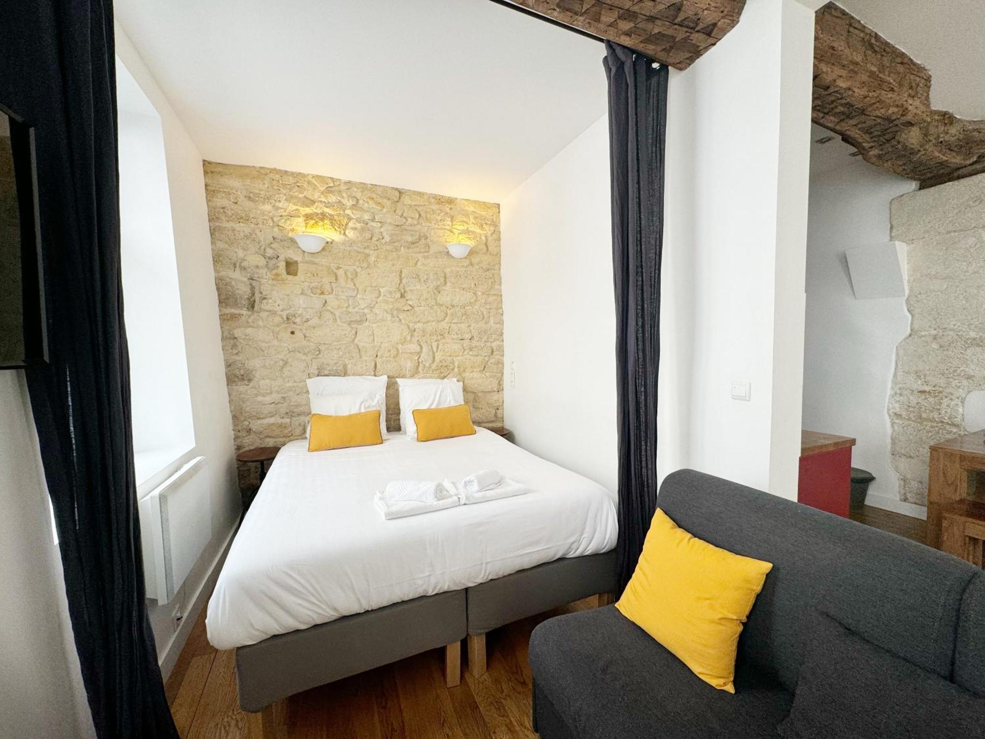 Du Lion/ac Historic Flat, Marais, 4-5 Guests Appartement