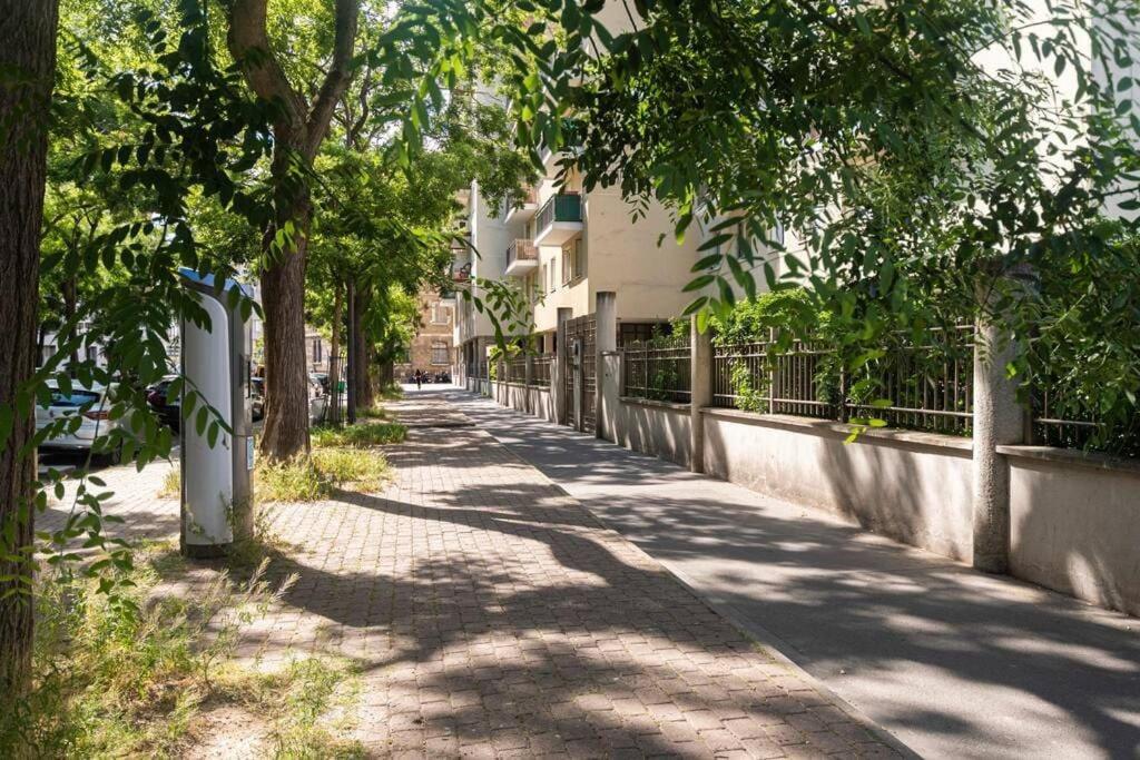 Superb And Design Near The Eiffel Tower Apartment *