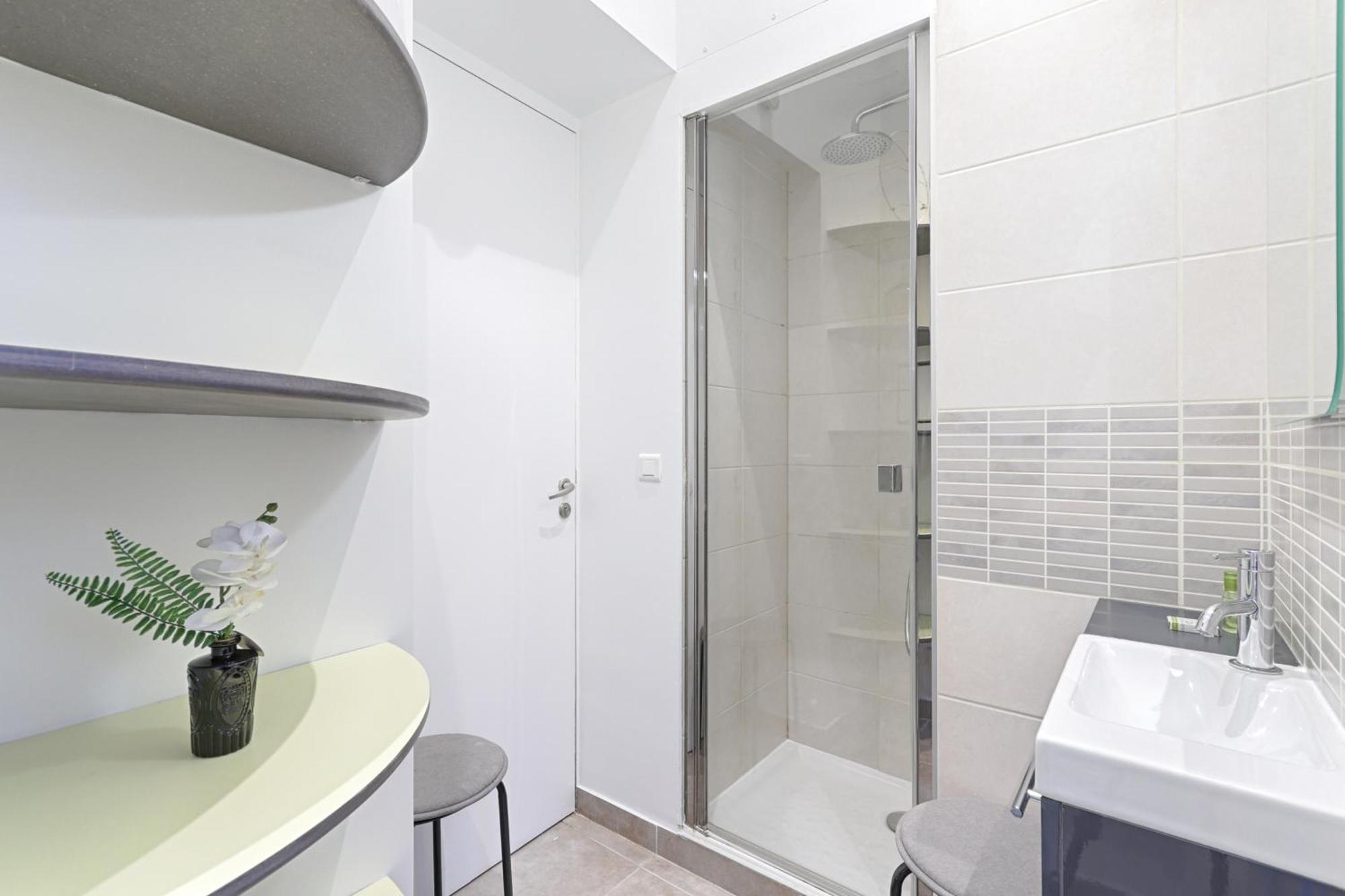 Charming Heart Of 17th Apartment Paris